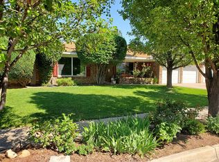 8809 Robin Ave NE, Albuquerque, NM 87112