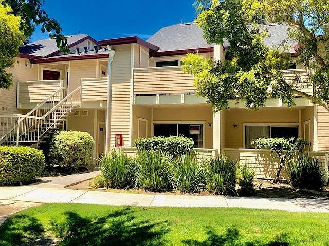 1st image of 1092 Cedar Gables Dr