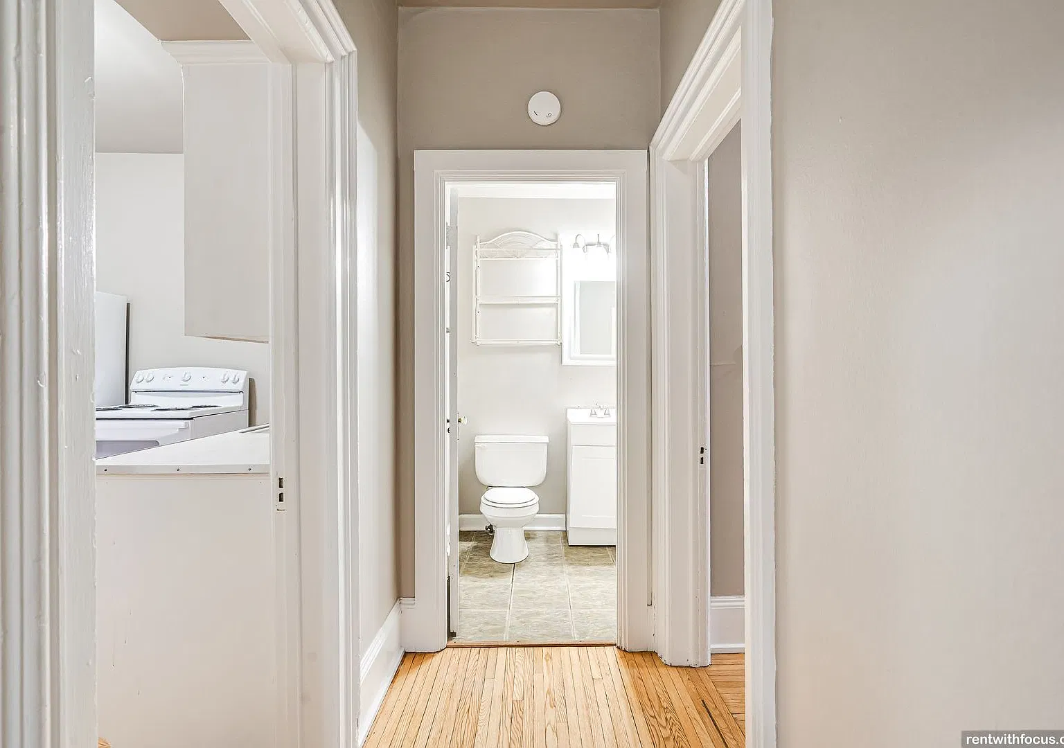 124 E Franklin Avenue — Photo 3
