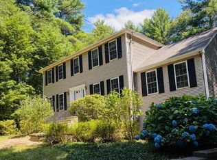 94 Whitins Rd, Sutton, MA 01590