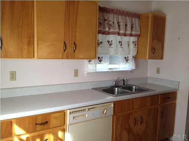 2nd image of 35 Sandalwood St