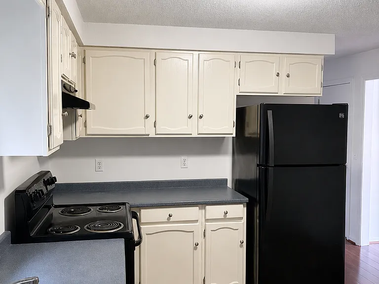 89 Lancaster Ave #B — Photo 5