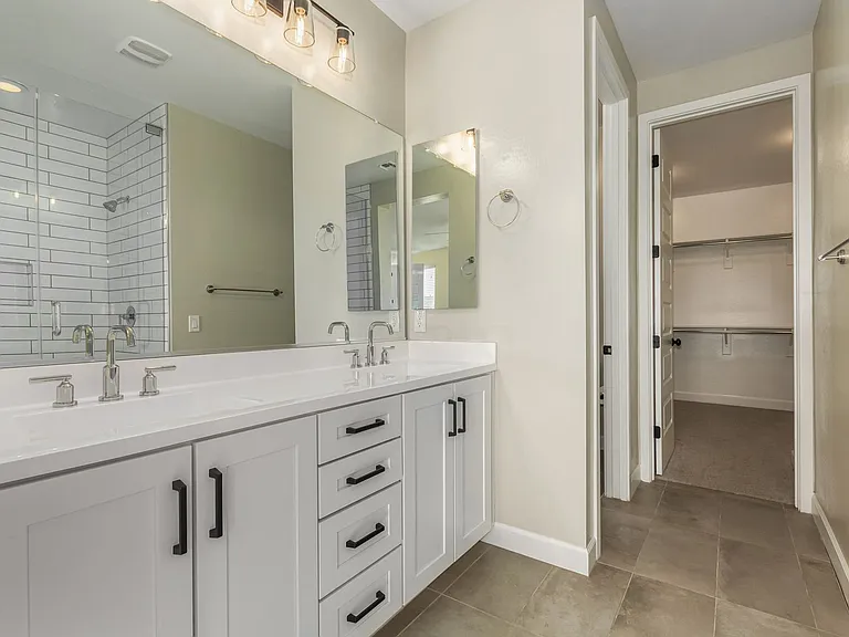 2026 W Desert Hollow Dr — Photo 13