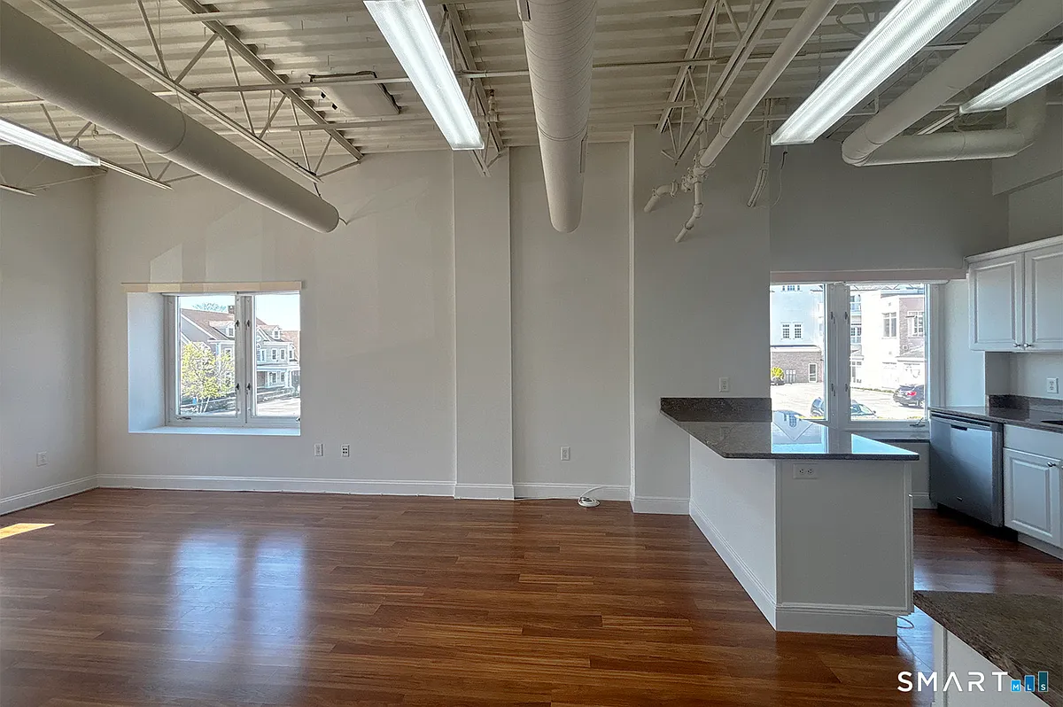 Building Photo - 1139 Post Rd #2A