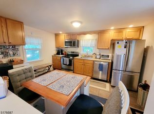 15 Laceytown Rd, Franklin, NJ 07416