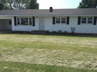 1027 3rd St, Carrollton, IL 62016