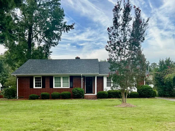 1107 Meadowood Drive, Kinston, NC 28501