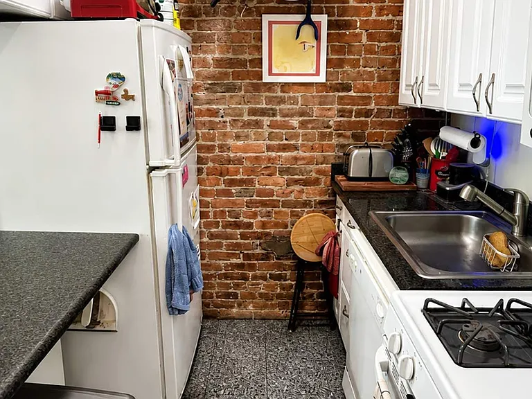 147 W 94th St #2 — Photo 5