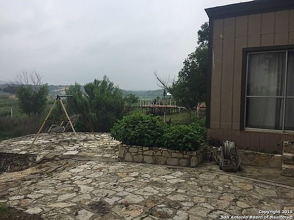 4th image of 827 Lakeshore Dr S