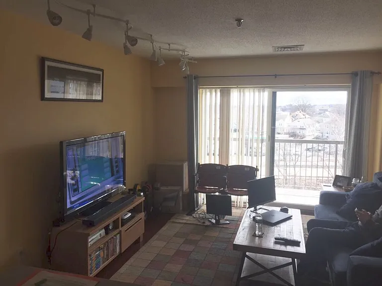133 Commander Shea Blvd #9 — Photo 3