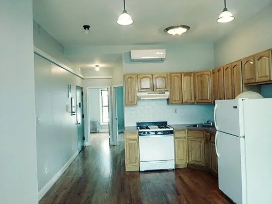 Rented by EF Property Management LLC | media 68