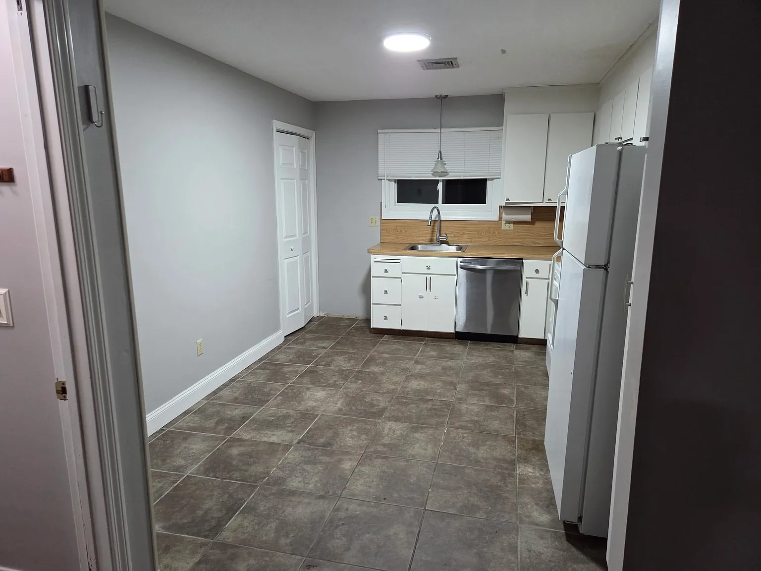 2 bed, 1.5 bath, 1158 sqft, $2,250 — Photo 3
