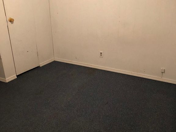 4th image of 122 Mid City Ct