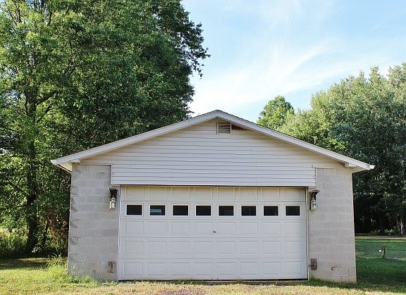 2-car garage with opener