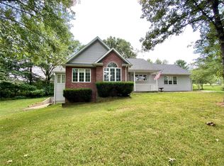 5 Country Lake Dr, Perryville, MO 63775