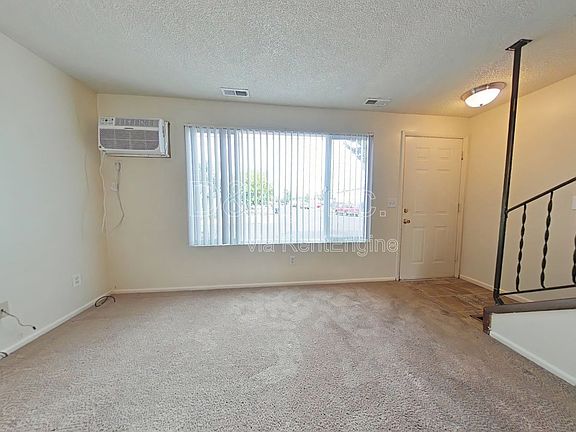 2nd image of 906 21st Ave SW