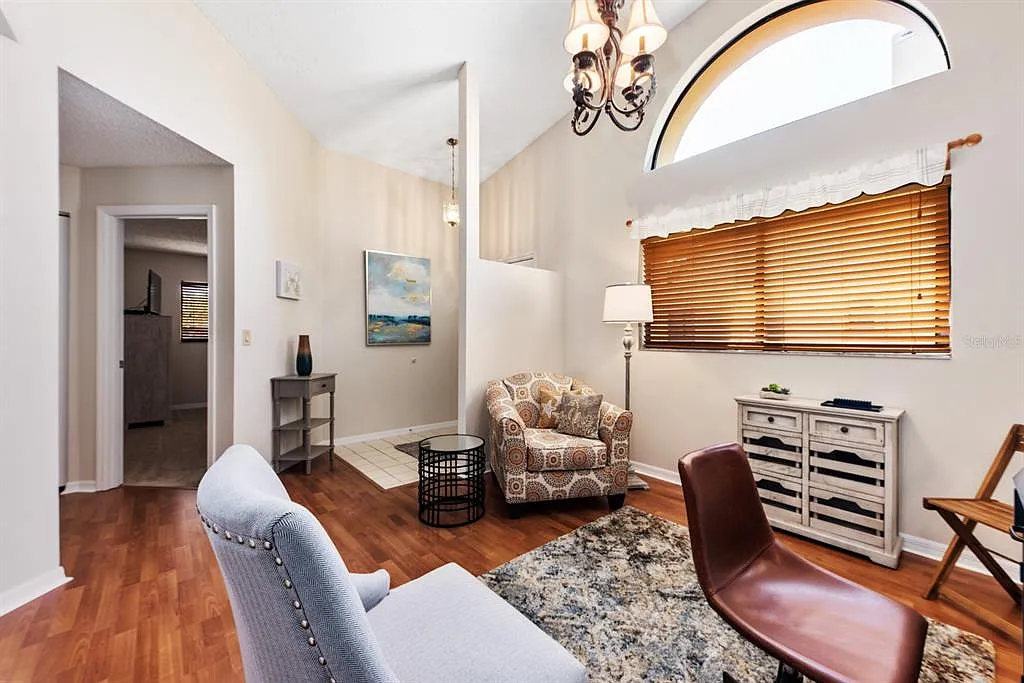 3 bed, 2.0 bath, 1530 sqft, $4,000 — Photo 4