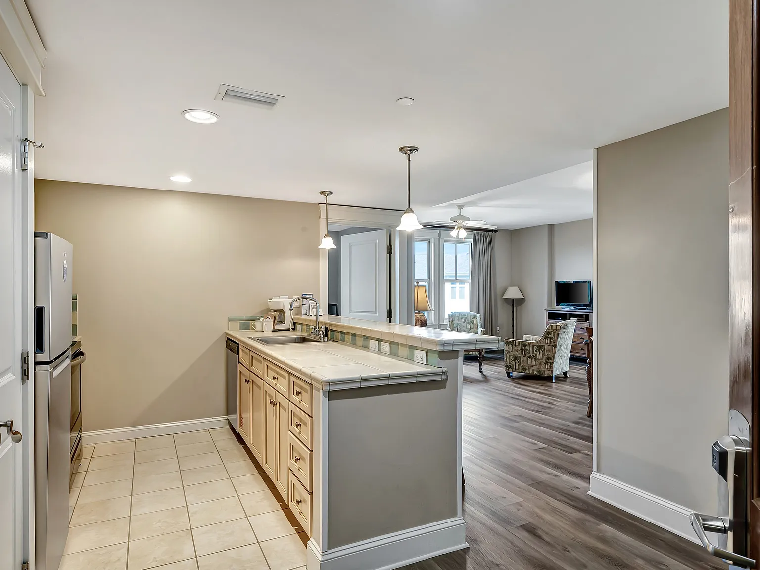 2 bed, 1111 sqft, $2,950 — Photo 4
