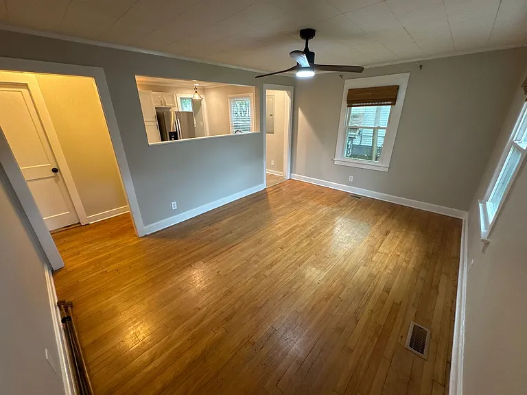 321 Hickory St — Photo 5