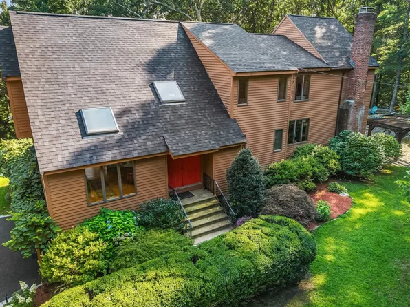 165 East St, Upton, MA 01568