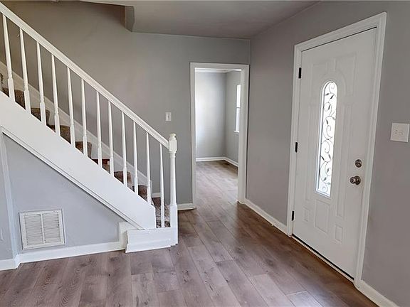2nd image of 5552 Hatteras Rd