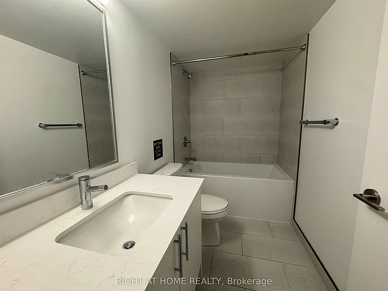 3 Strathgowan Ave #326 — Photo 18