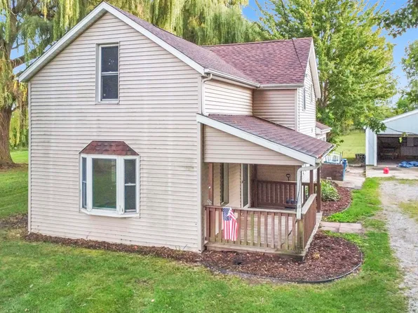 2818 E Brooks Rd, Freeland, MI 48623