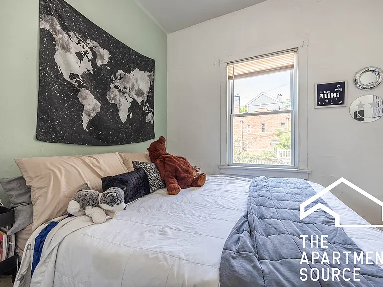 1245 W Barry Ave #B — Photo 8