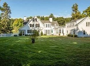 1 Main St, Dover, MA 02030