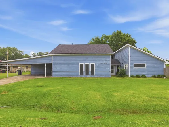 301 Crystal Ln, Sulphur, LA 70663