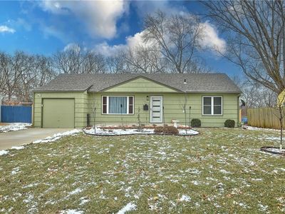 6645 Switzer Ln, Shawnee, KS, 66203