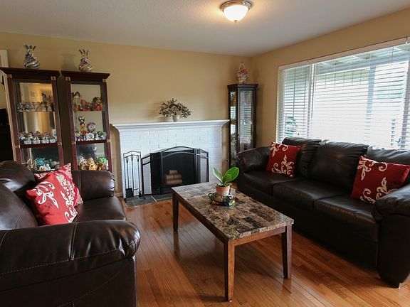 4th image of 2074 Madrona Dr SE