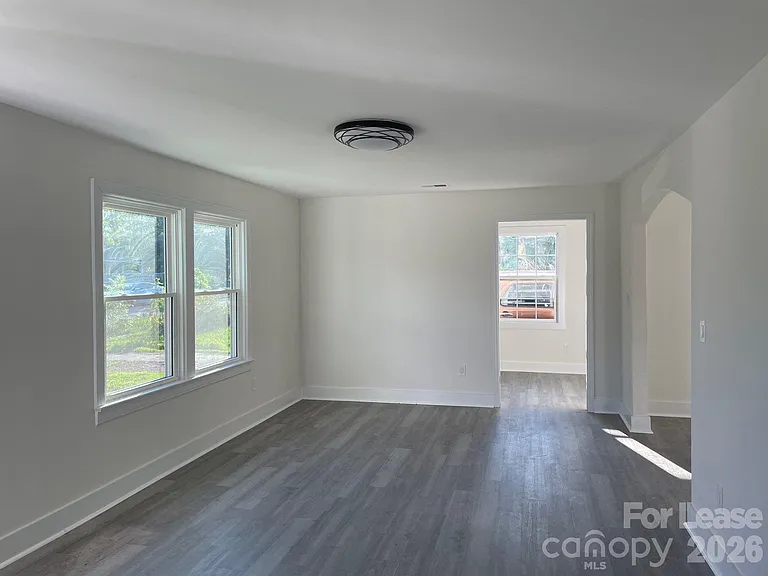 649 Arch Dr — Photo 4