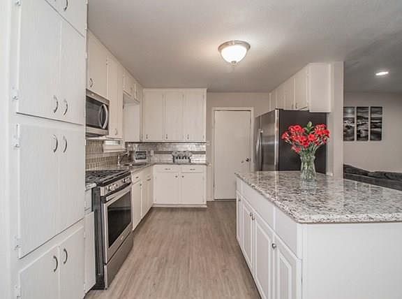 4th image of 3413 Norton Dr