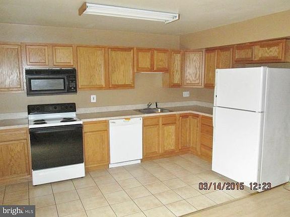 5th image of 525 Jamestown Ct