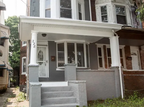 228 Highland Ave, Trenton, NJ 08618