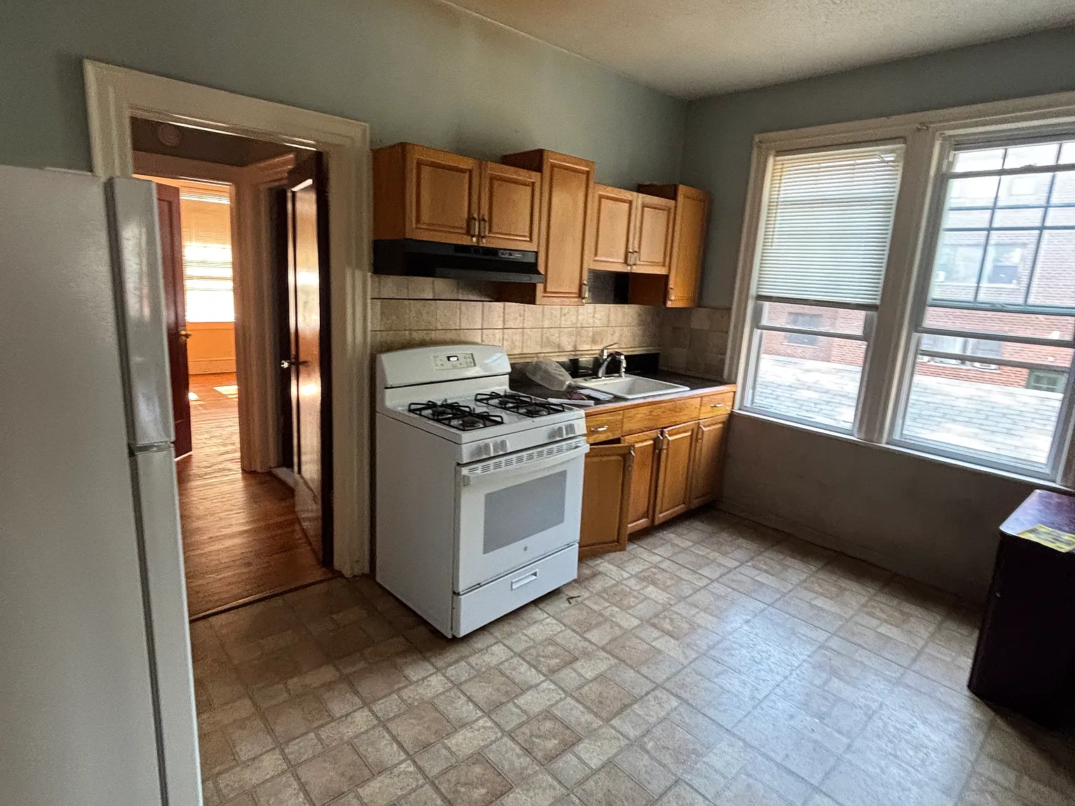 3 bed, $2,800 — Photo 2