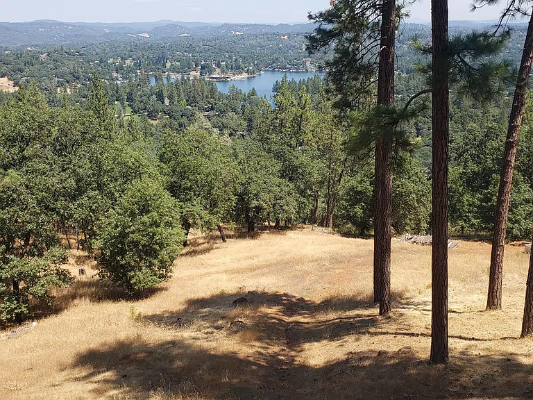 Views of the lake are much closer and larger in person