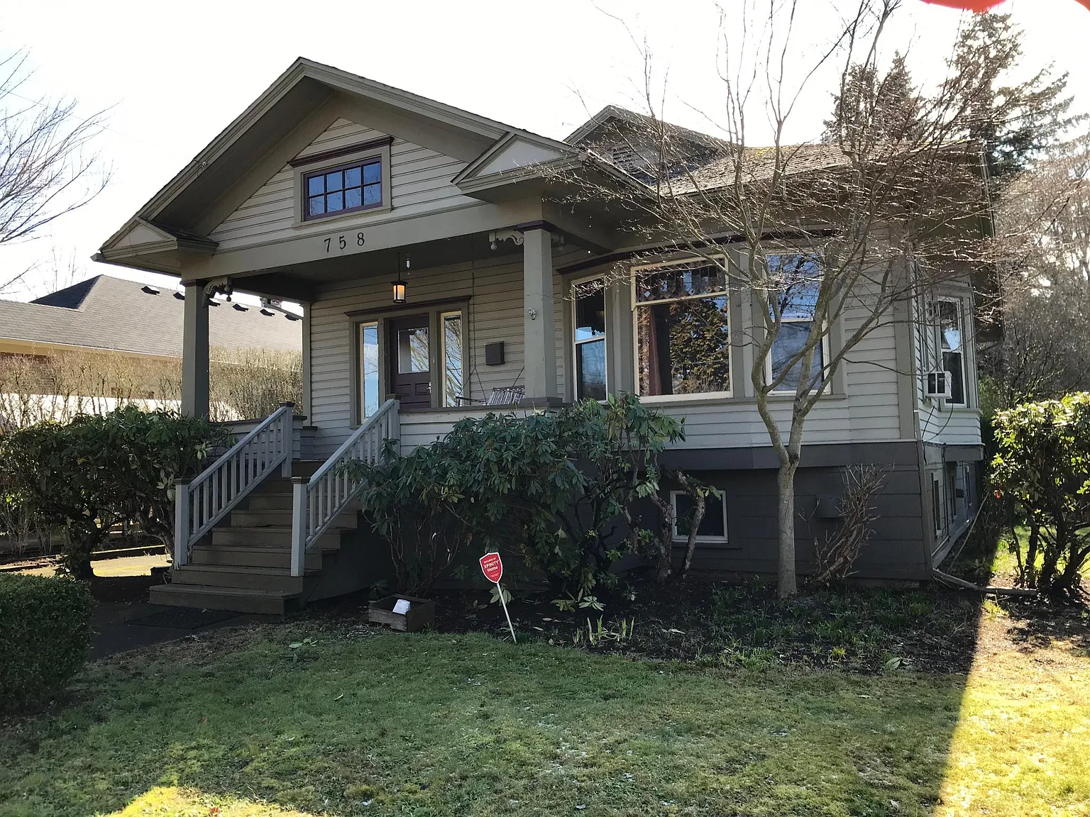 758 E Main St photo 1