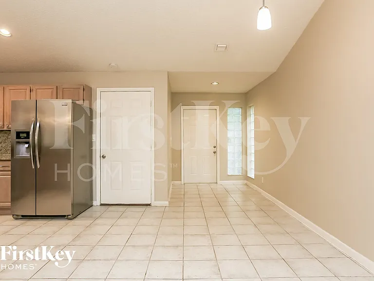 1647 SW 30th Ter — Photo 6