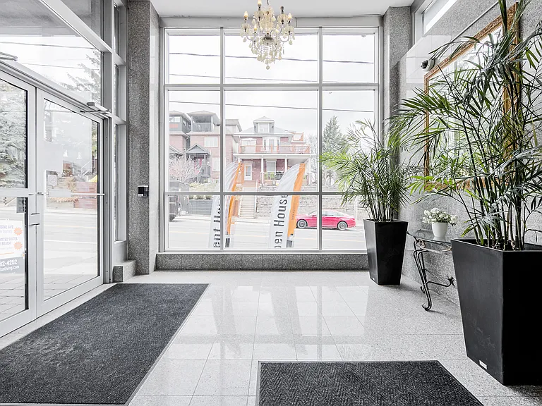 650 Woodbine Ave — Photo 10