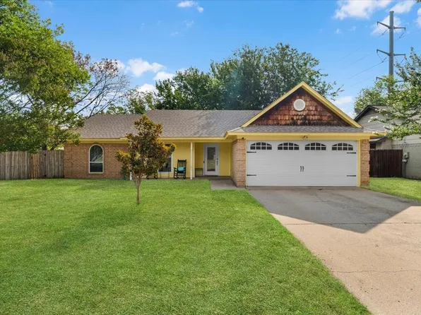 3032 Oak Valley Dr, Bedford, TX 76021