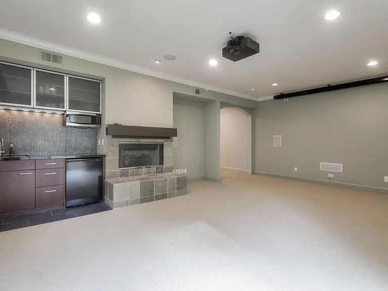 248 Valley St — Photo 22