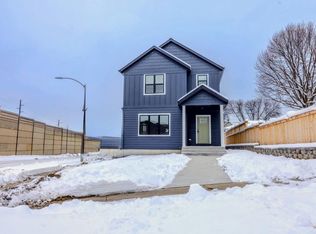 1800 East Hillcrest AVENUE, Milwaukee, WI 53207