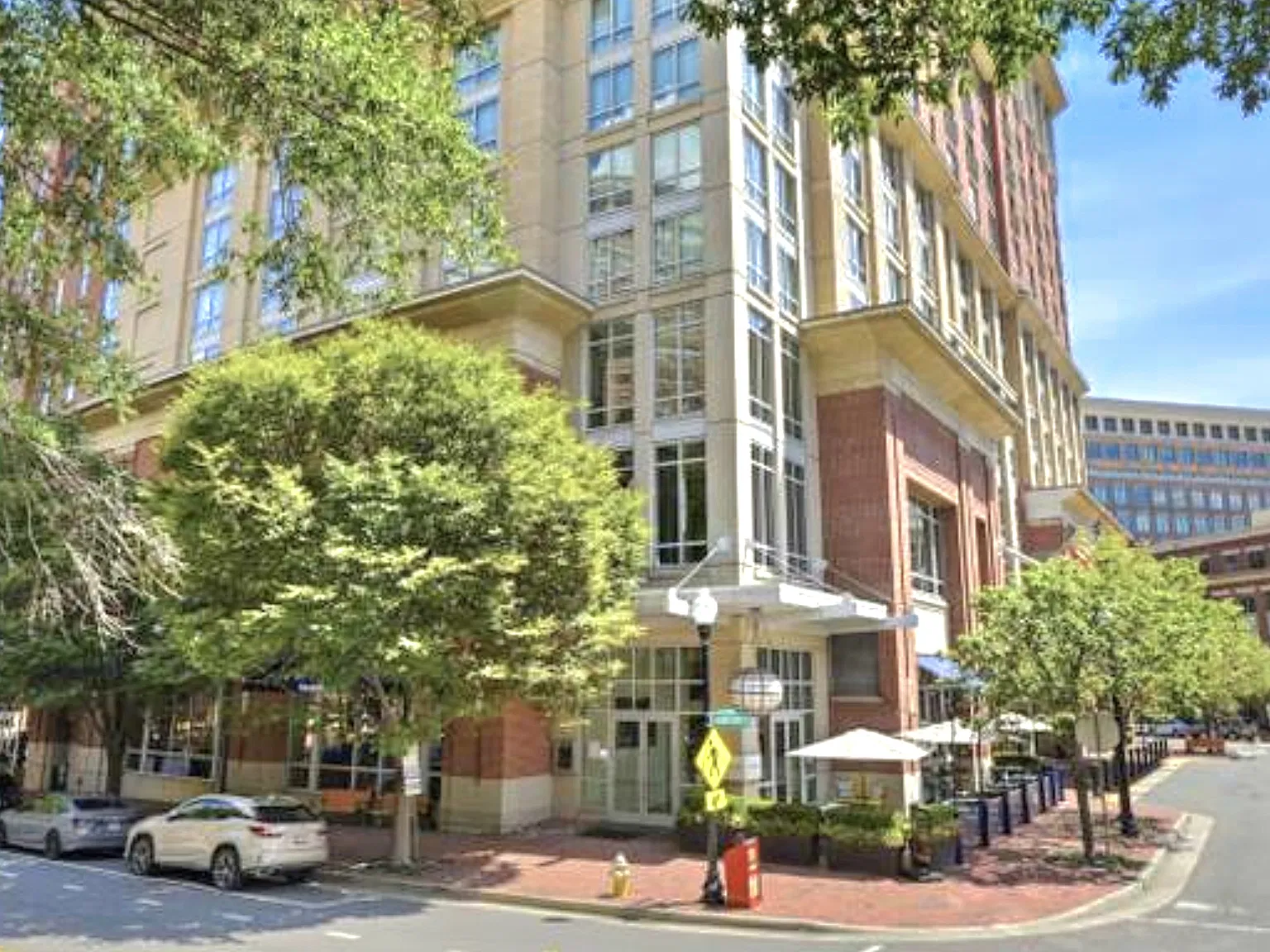 2 bed, 1087 sqft, $2,700 — Photo 2