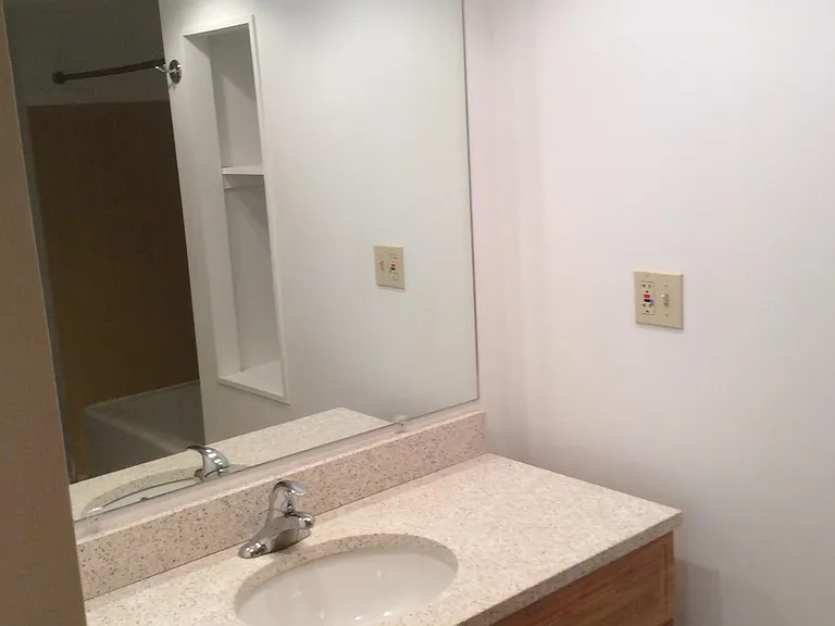 808 E Johnson St — Photo 6