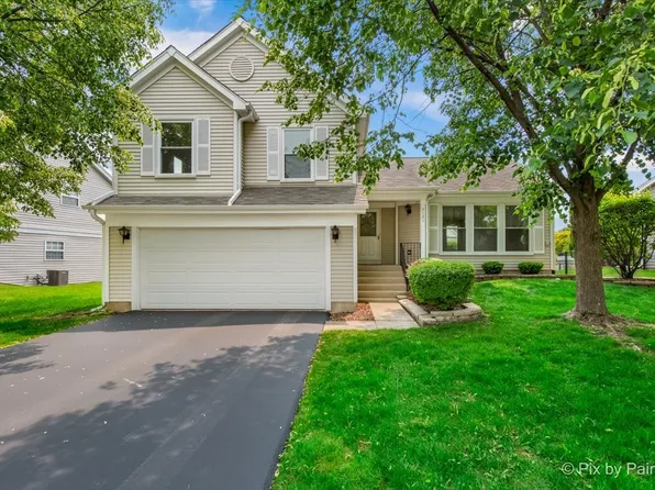 2121 Baldwin Ln, Hanover Park, IL 60133