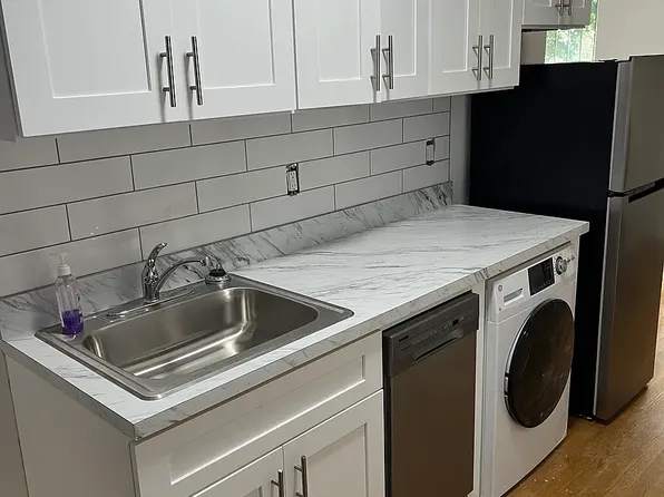 536 E 82nd St, New York, NY