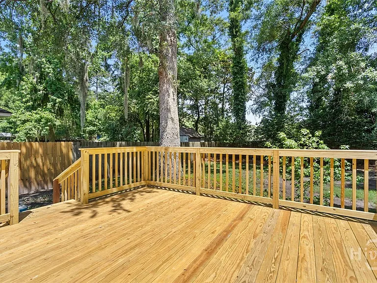114 Saint Andrews Way — Photo 36