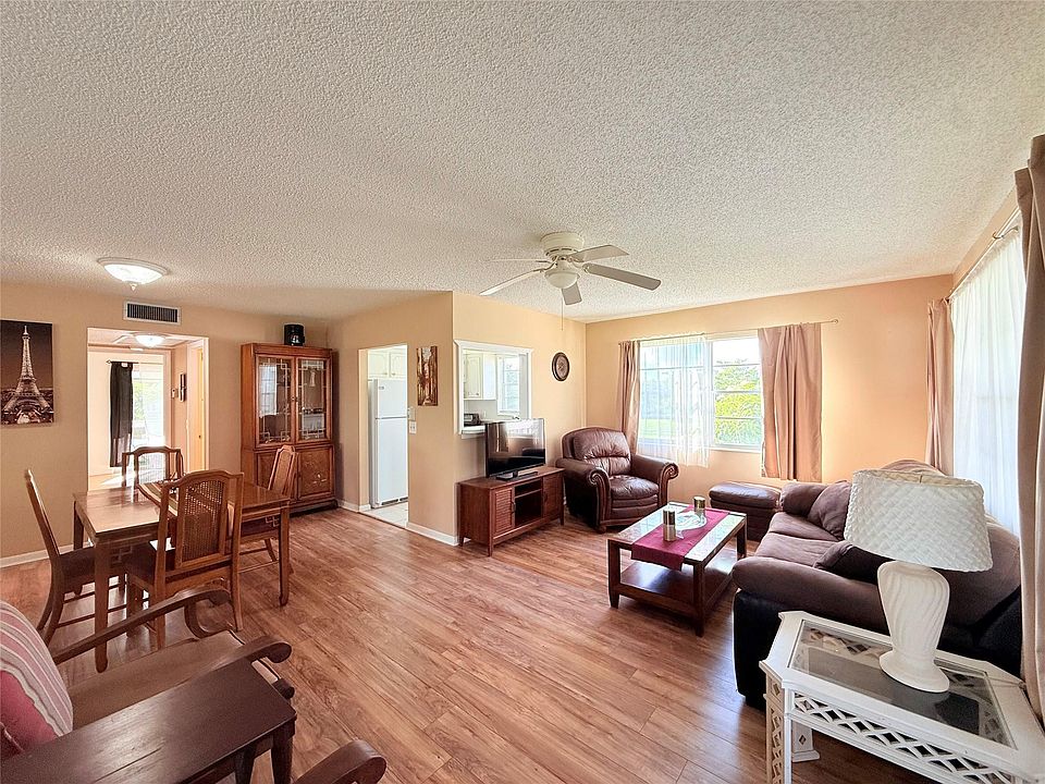 1st image of 204 Oakridge M #204